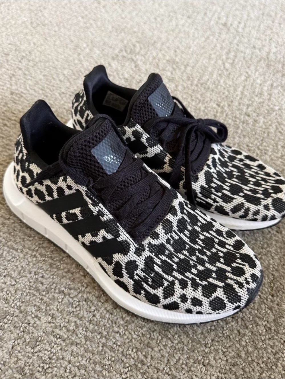 Adidas Women's leopard Black and White Sneakers size 6.5 - Picture 2 of 5